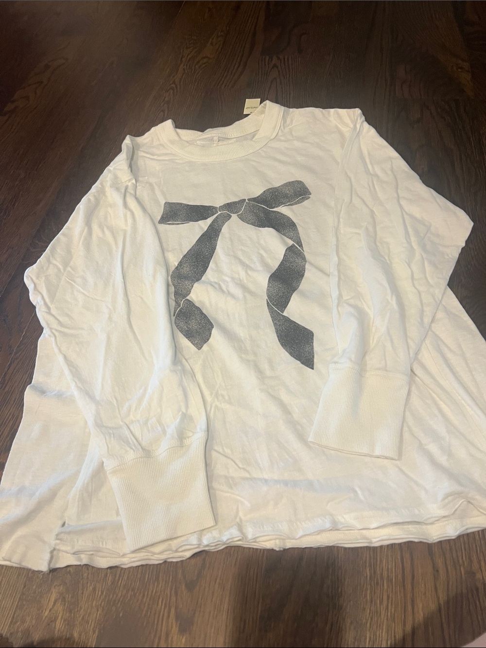Aerie long sleeve graphic bow tee size small NWT